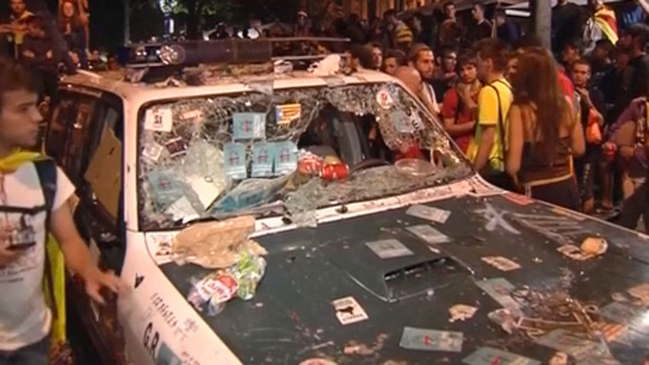 Coches Guardia Civil Destrozados