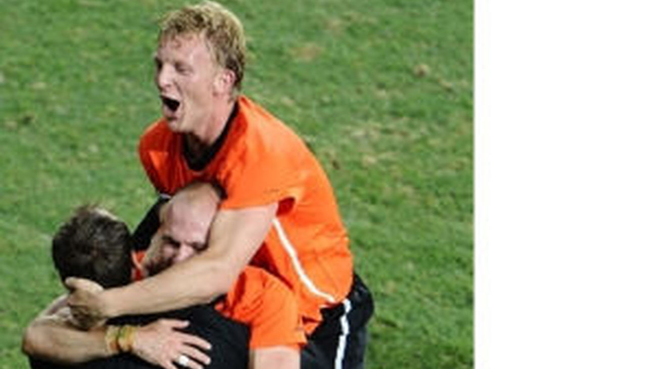 Holanda echa a Brasil y vuelve a semifinales 12 años después