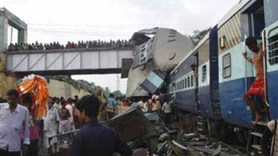 Al menos 60 muertos y 150 heridos por choque de trenes en la India