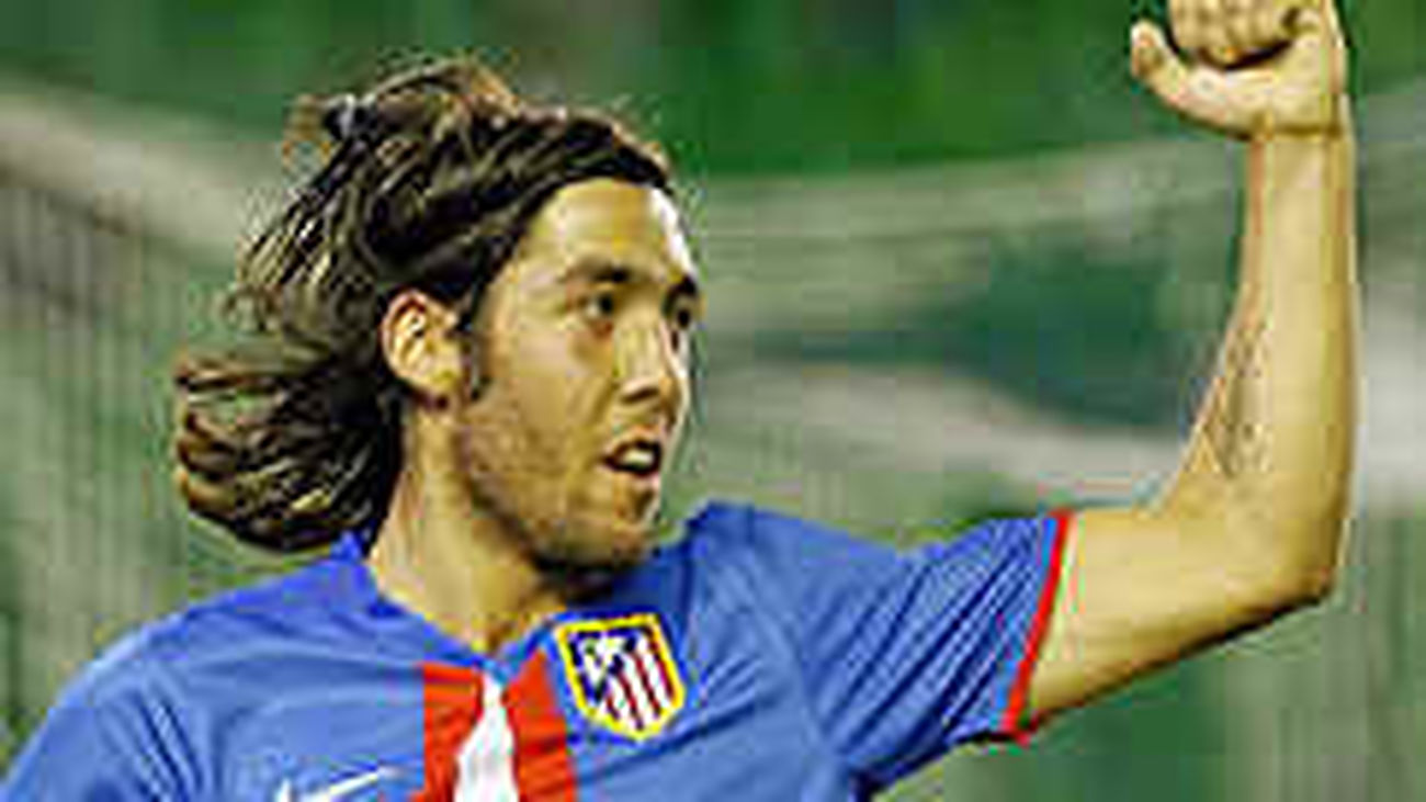 El Atlético gana con comodidad a un Betis en construcción