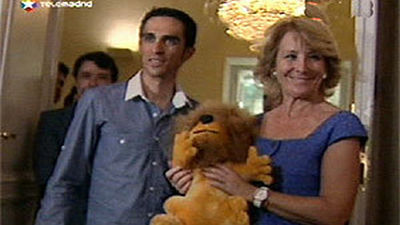 Aguirre felicita a Contador por ganar "el más duro de los tres"