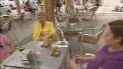 Los españoles prefieren los chiringuitos y la cerveza