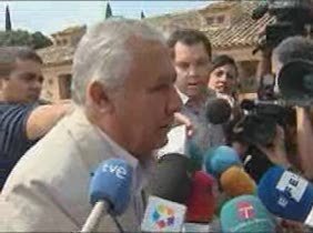 Javier Arenas dice que el PP se volcará con los problemas de los espñaoles y con la crisis