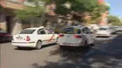 Gallardón promete "estudiar" aumentar el plazo obligatorio de renovación de los taxis