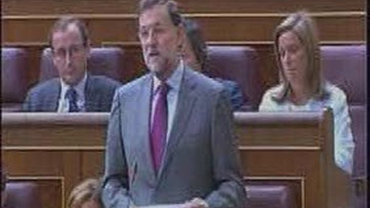 Rajoy le pide a Zapatero "que no haga daño a España cambiando votos por transferencias"
