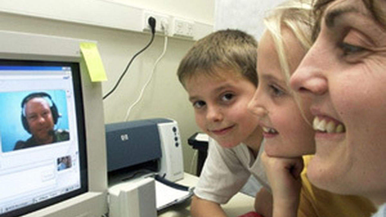 Niños navegando por Internet