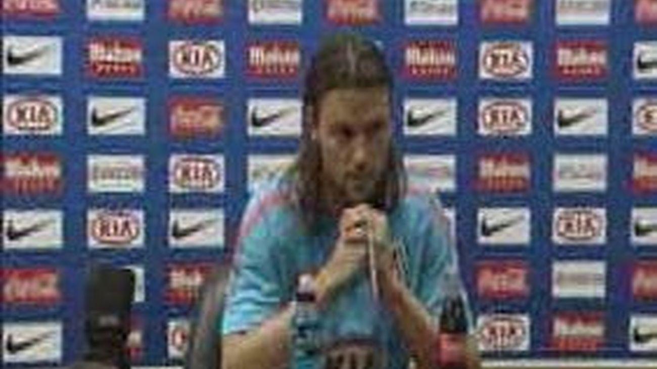 Ujfalusi pide disculpas a Messi: "Lo siento, no fue mi intención"