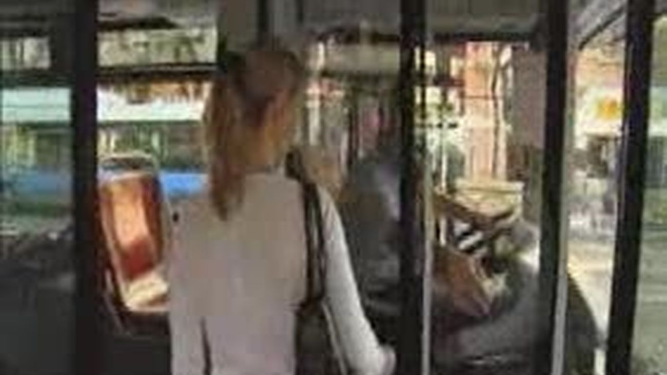 Gallardón presenta el "wifibus"