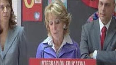 Aguirre visita el centro de escolarización de menores de "El Gallinero"