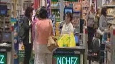 Una familia puede ahorrar 1.300 euros al año en la compra, según la OCU