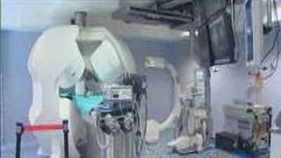 Aguirre inaugura una sala robotizada en La Paz para realizar cateterismos