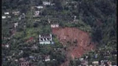 Cuatro casas sepultadas en el alud en México y 6 desaparecidos