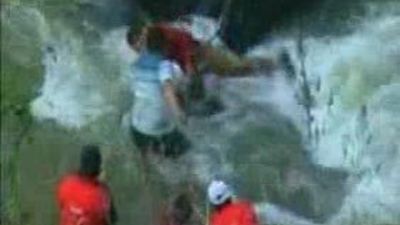 Cuatro pasajeros de un automóvil, dos de ellos españoles, caen a precipicio en Perú