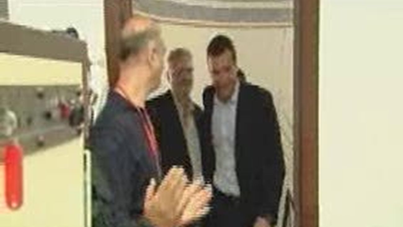 Tomás Gómez gana las primarias y será el candidato socialista en Madrid