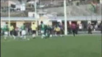 Morales se disculpa por su agresión a un rival, pero dice que fue una trampa