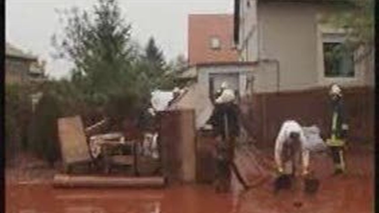 Hungría sigue buscando desaparecidos por el vertido tóxico