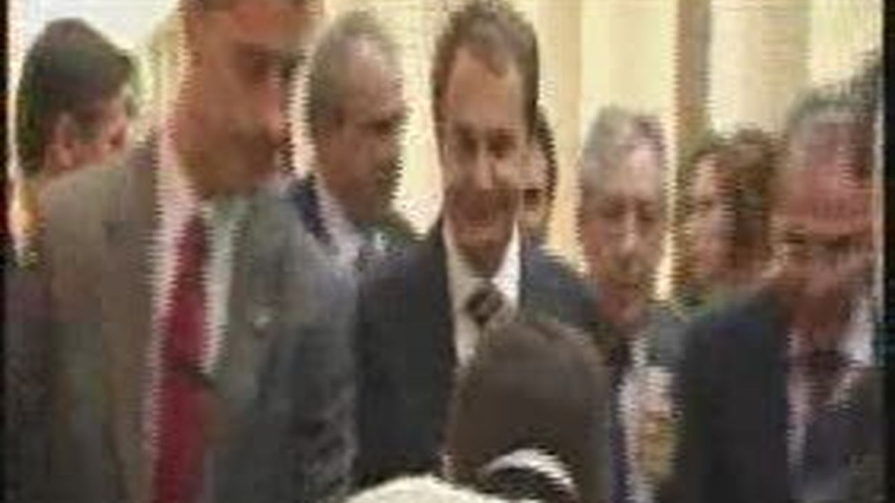 Guerra incluye a Zapatero y Rubalcaba entre los perdedores de las primarias