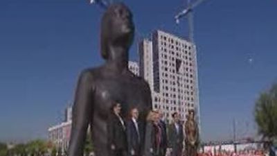 Antonio López inaugura su "Mujer de Coslada"