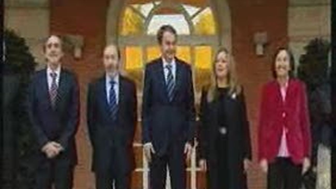 Rubalcaba: "Un Gobierno con un presidente y 15 portavoces"