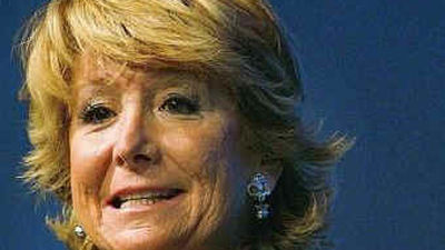 Aguirre pregunta a Zapatero qué hace prolongando la agonía hasta el 20N