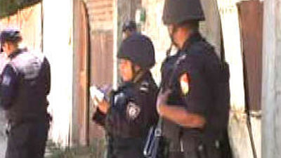 Un grupo de policías amenaza con armas a periodistas en el estado de Guerrero