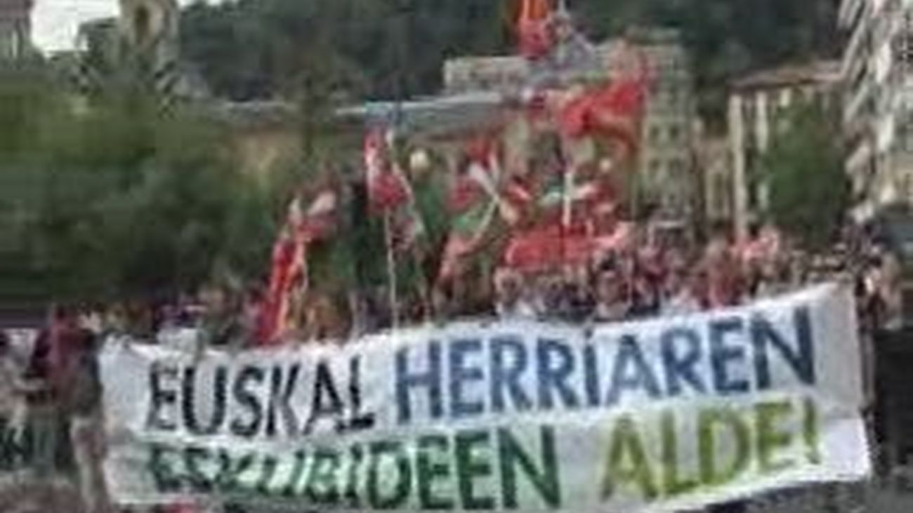 Batasuna revela que "hay vías de comunicación" con el PSOE y que estará en las elecciones