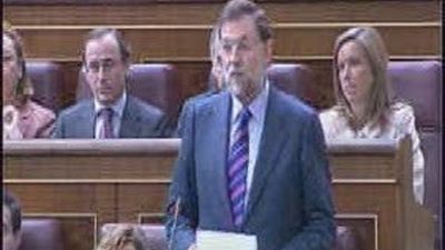 Zapatero afirma que el estado de bienestar es mejor que en 2004 y Rajoy le acusa de empobrecer a España