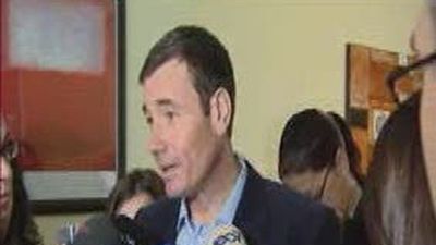 Gómez guarda silencio ante las críticas