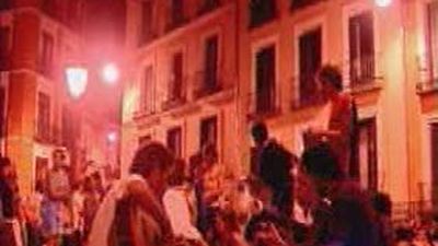 Las multas por el "botellón" nocturno en Madrid podrán ascender a 900 euros