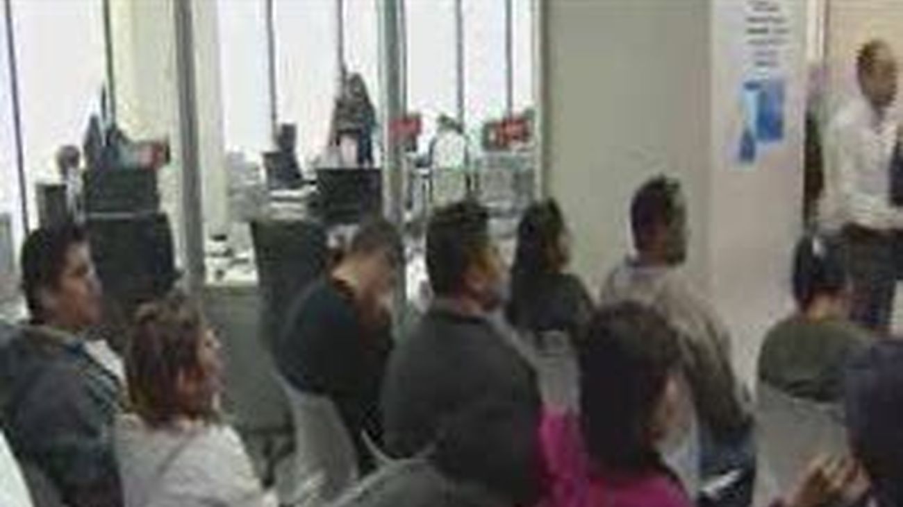 El paro sube en 68.213 personas en octubre y encadena tres meses al alza