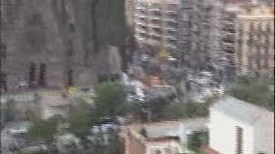 Colectivos contrarios a la visita del Papa piden a las autoridades que no vayan a su misa en Barcelona