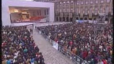 Música clásica, campanas, más de 500 sacerdotes y gritos de viva el Papa