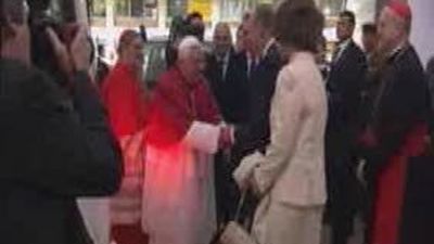 Los Reyes y el Papa mantienen un encuentro "muy cordial"