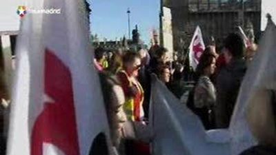 Una protesta estudiantil ocupa la sede del Partido Conservador británico