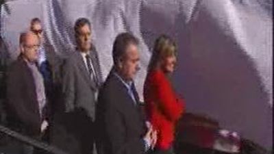 CiU, a nueve escaños de la mayoría absoluta y el PSC pierde cuatro