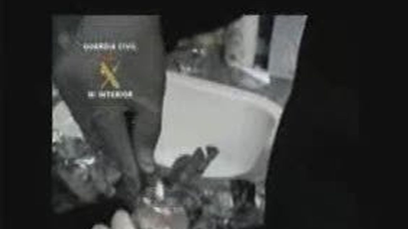 Cae una red que pasaba droga de Madrid a Canarias con "mulas" embarazadas