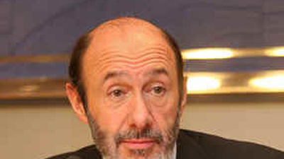 Rubalcaba admite que el viernes España estuvo en una situación  "muy difícil" por la crisis del mercado