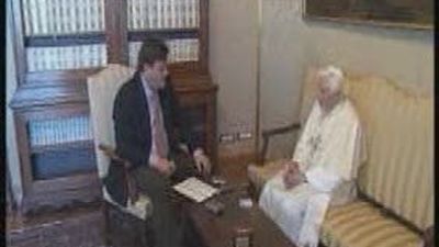 El Papa dice en su libro que España "lucha de manera dramática entre fe y secularismo"