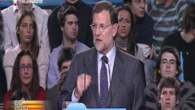 Rajoy recuerda a Zapatero que debe gobernar con coraje y dejarse de tertulias