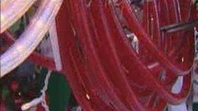 El mercado navideño de la plaza Mayor abre sus puertas  con la iluminación de las 82 casetas