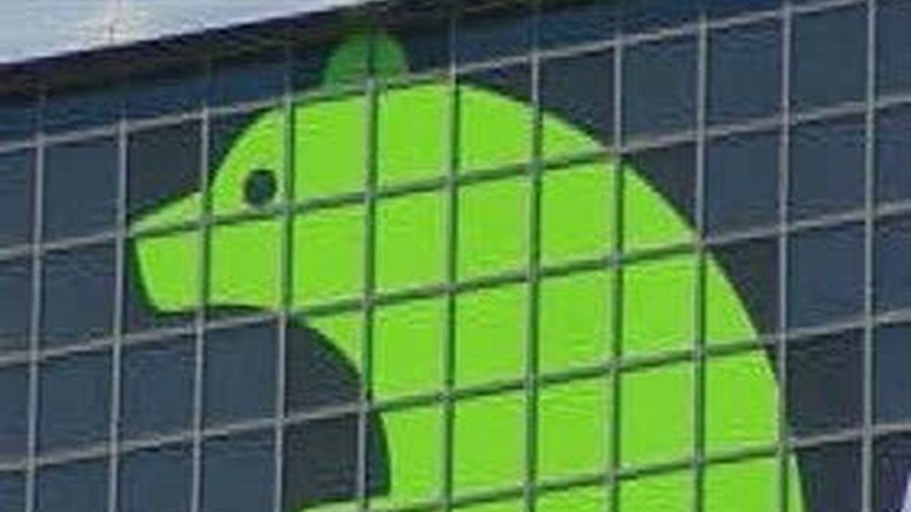 La Comunidad cambia su Ley de cajas para limitar al 40% la presencia pública