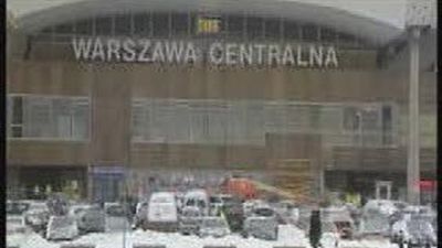 Europa sigue bajo el impacto de la nieve, pero los aeropuertos se recuperan