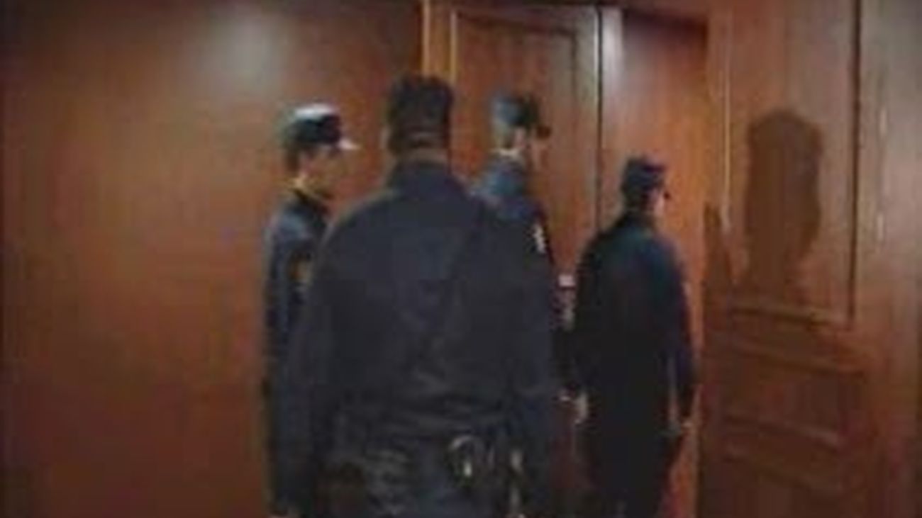 Defensa comunica a los controladores que pasan a tener condición militar