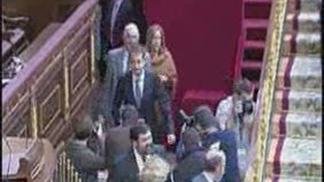 Zapatero dice que agotó "las posibilidades menos gravosas" para restablecer el tráfico aéreo