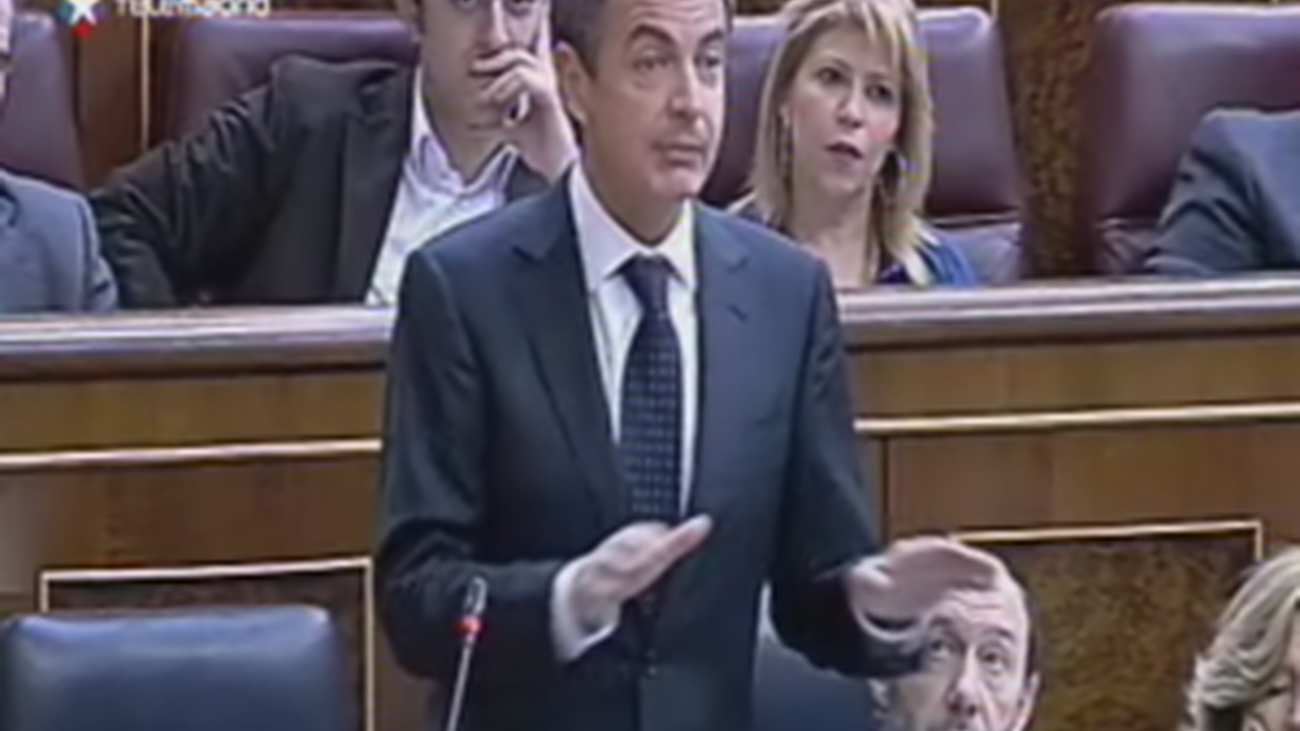 Zapatero se niega a responder si habrá más recortes