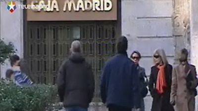 Moody's amenaza con rebajar la deuda de 30 bancos españoles