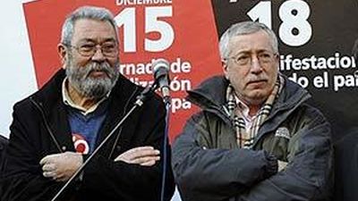 Toxo y Méndez ofrecen a Zapatero más moderación salarial a cambio de menos beneficios