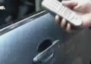 Roban coches con un mando a distancia