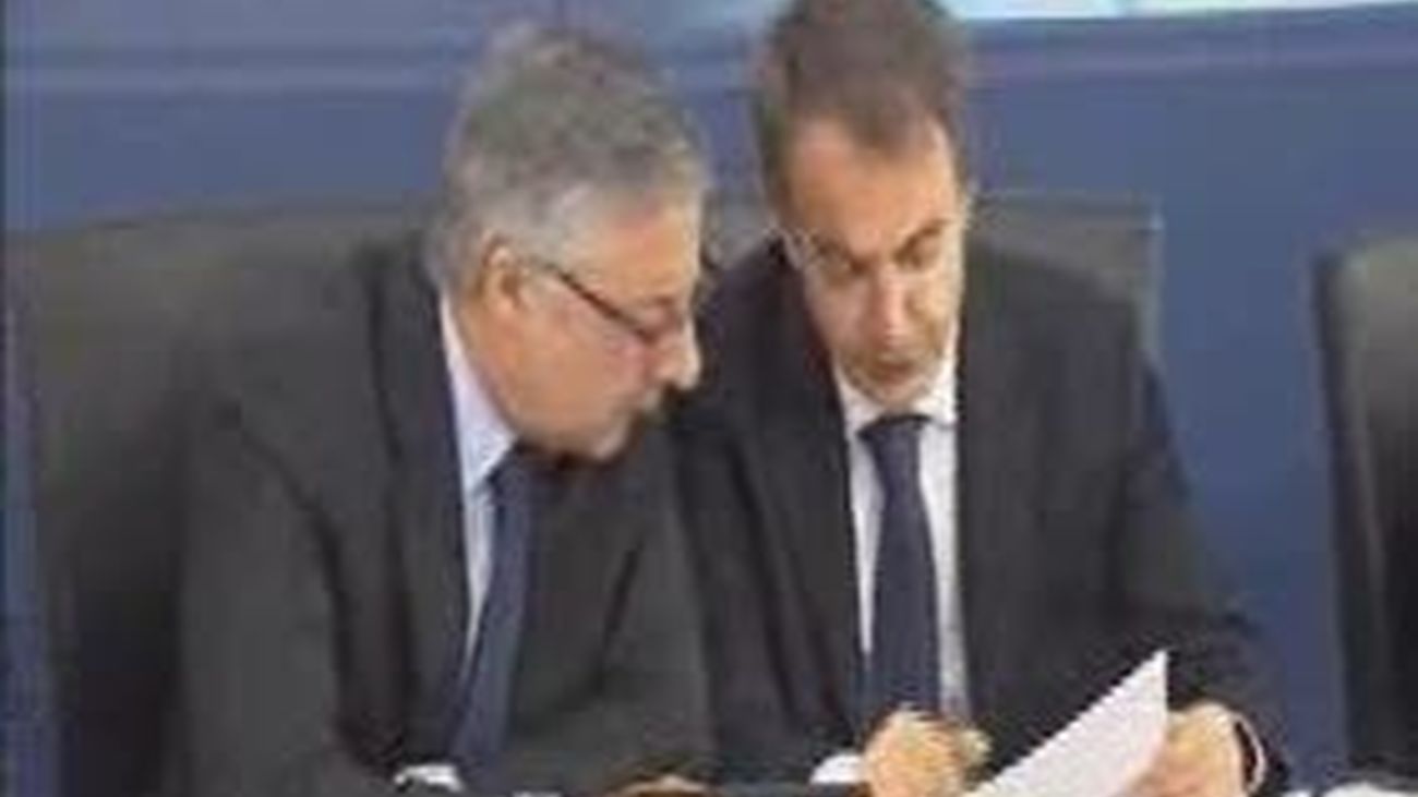 Zapatero defiende ante el PSOE la reforma de las pensiones