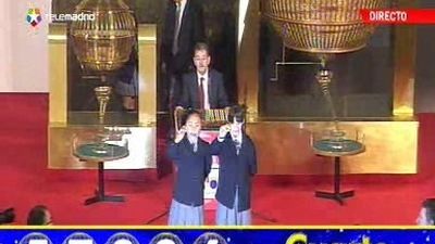 57.896 y 25.506 se llevan los dos cuartos premios dotados con 200.000 euros a la serie